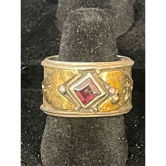 Silver and Gold Ring with Ruby - Picture 4 of 7